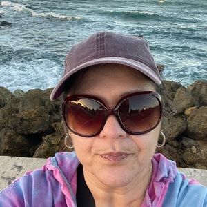 Meet your Posher, Natividad